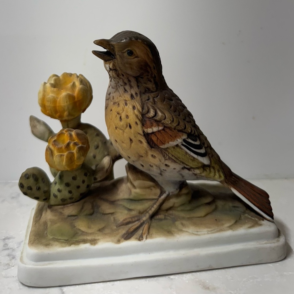Vintage Lefton Vesper Sparrow Figurine with Yellow and Brown Accents